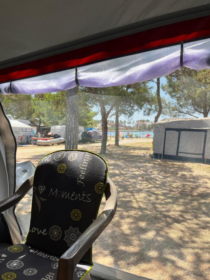 Lakokocsik A Tengerparton - Caravans At The Sandy Beach ปริฟลากา ภายนอก รูปภาพ
