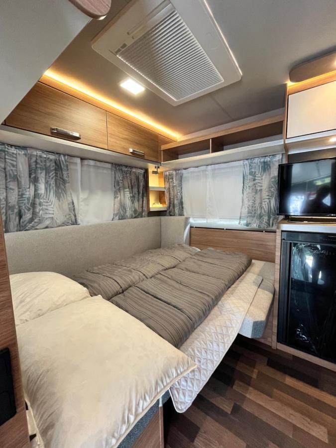 Lakokocsik A Tengerparton - Caravans At The Sandy Beach ปริฟลากา ภายนอก รูปภาพ