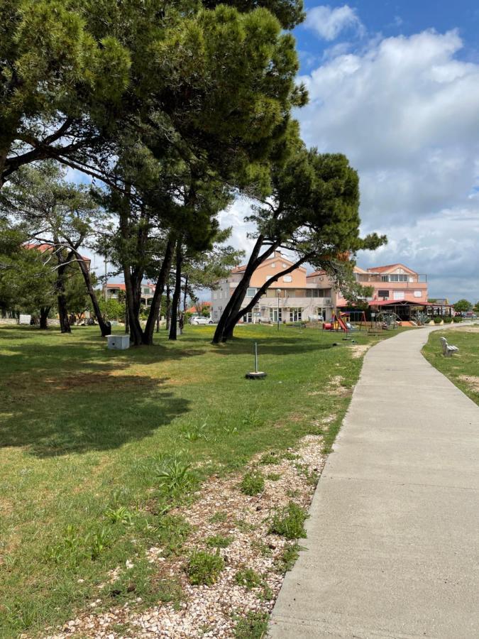 Lakokocsik A Tengerparton - Caravans At The Sandy Beach ปริฟลากา ภายนอก รูปภาพ