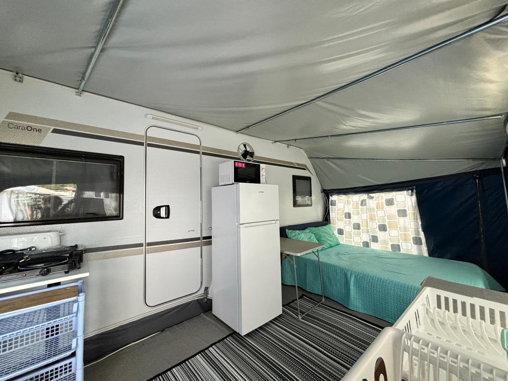 Lakokocsik A Tengerparton - Caravans At The Sandy Beach ปริฟลากา ภายนอก รูปภาพ